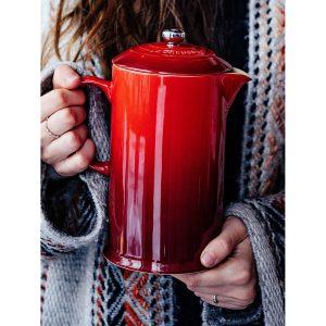 Cốc Cafe LeCreuset PG8200CB-1067 Holly Bằng Sứ Màu Đỏ Anh Đào 1L 5 PG8200CB 1067 3