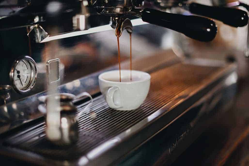 Hướng Dẫn Cách Pha Cà Phê Espresso Chuyên Nghiệp Tại Nhà 1 Cách tự pha chế cà phê Espresso