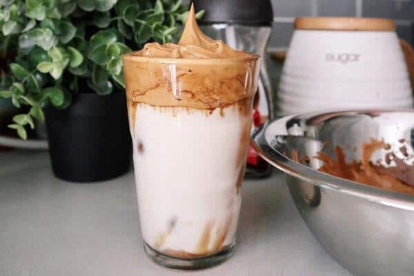 5 Mẹo Tạo Bọt Sữa Cho Người Mới Bắt Đầu 2 bọt sữa