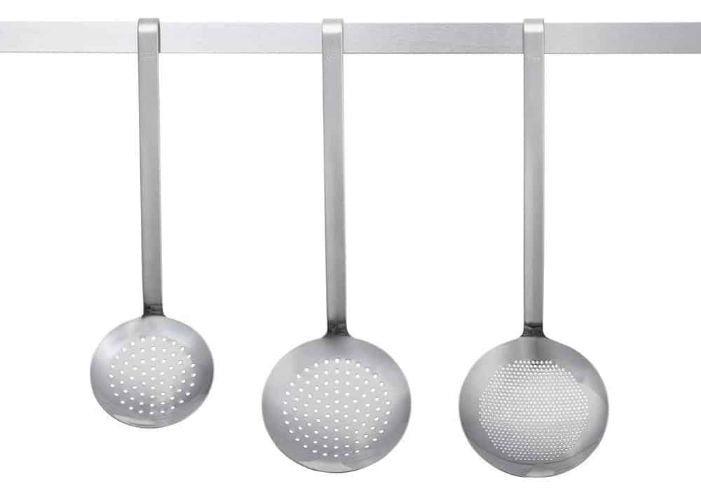 Muôi Thủng Hớt Bọt Roesle 10cm và 12cm Cán Móc 7 Môi Thủng Hớt Bọt Roesle 10cm và 12cm Cán Móc