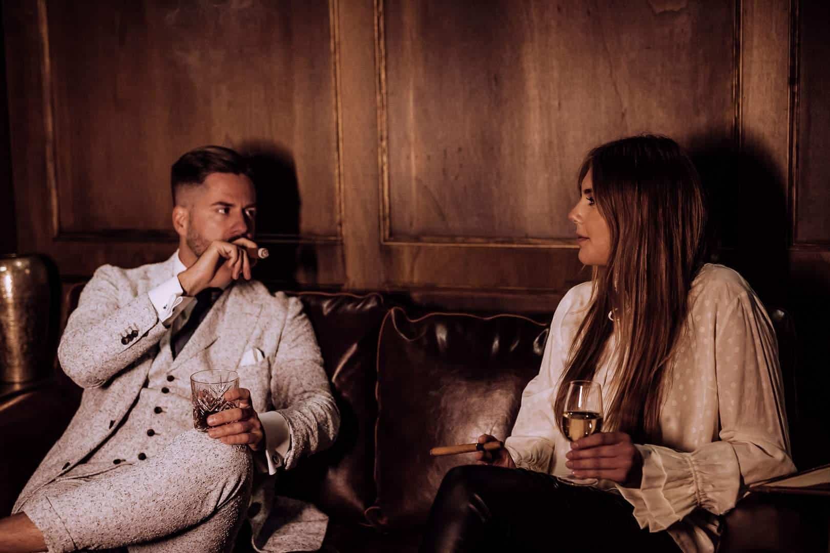 Cách Kết Nối Hương Vị Rượu Và Xì Gà 3 Rượu vang sủi bọt - khô với xì gà nhẹ