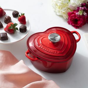 Nồi Gang Le Creuset Heart Shaped Casserole with Heart Knob 1,9L 6 Nồi Gang Le Creuset Heart Cocotte Cerise 1,9L