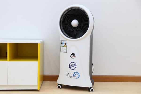 Quạt hơi nước có tốt không? Có nên sử dụng quạt hơi nước 2 Thiết kế hiện đại, sang trọng với khả năng làm mát nhanh chóng